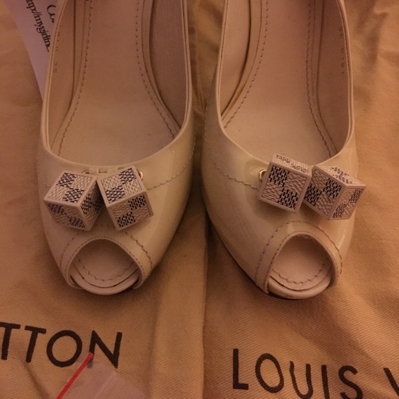 Louis Vuitton azur pumps - Picture 2 of 8